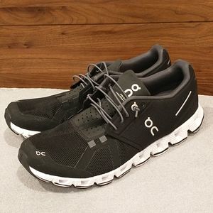 New On Cloud Running Shoes size 10